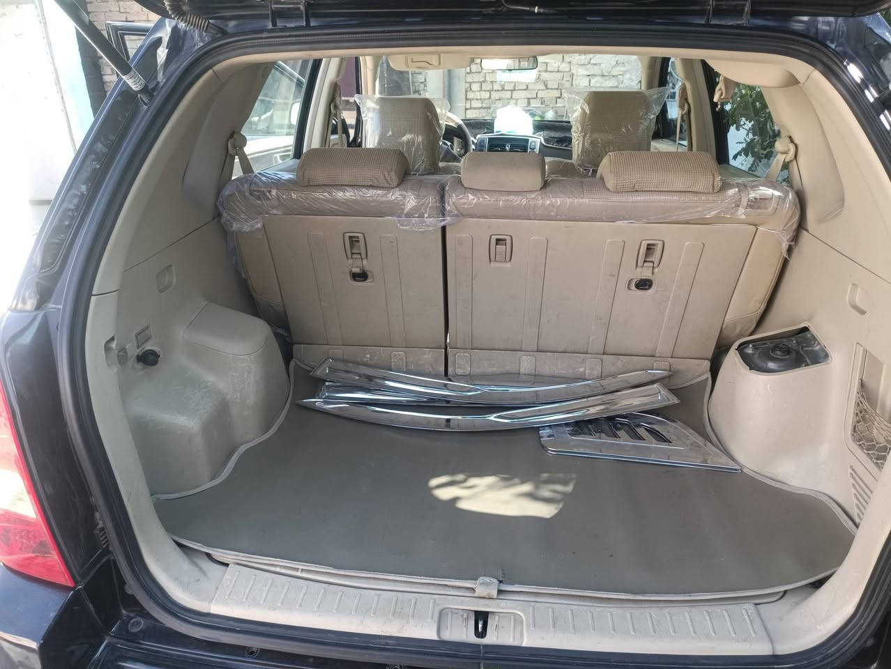 توسان 2007
كير ومحرك 2000 مكفول
صدر تخم تاير تبريد تدفئه كله مكفول
غرفه وكهربائيات كلها جديده 
بيها بنيد وجاملغ وباب صبغ بدون دواخل
رقم وهزه جديده بغداد بسمي
مكان / فلوجه 
السعر(110) وبيها مجال 

/***********
