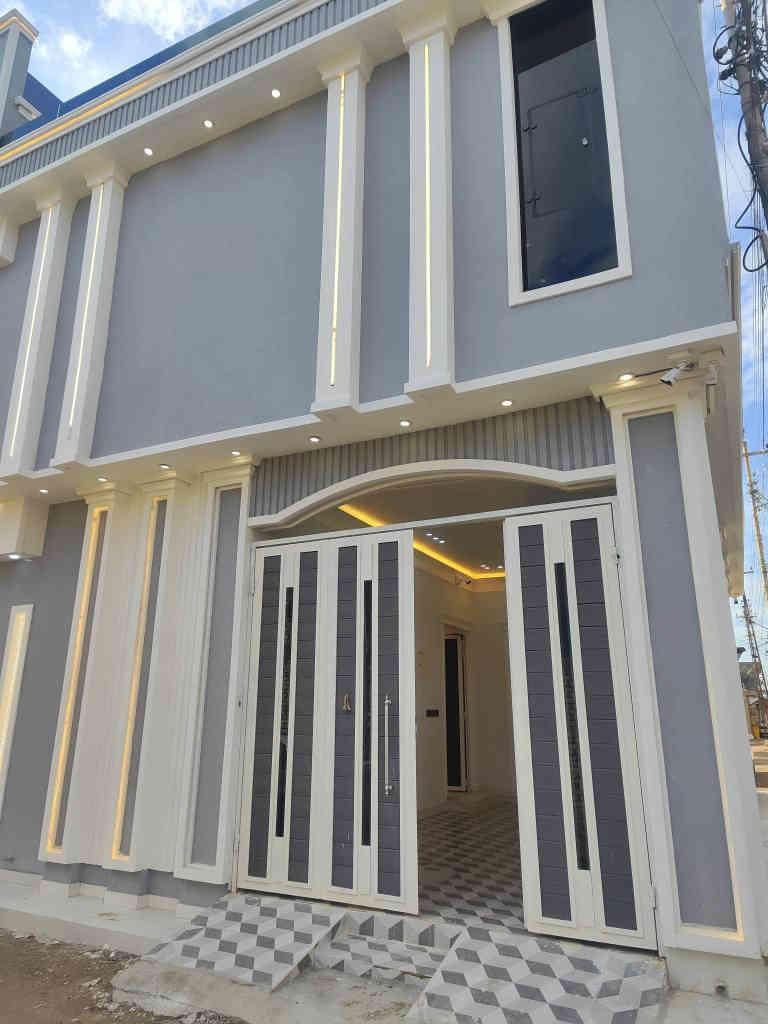 بيت طابقين ركن واجهيتين للبيع في أبي الخصيب السوق شارع القاضي 
مساحة البيت 100 متر مربع طابو صرف زراعي عراقي 
البناء طابوق الارضية رفت جاهز للسكن البيت وكامل  كاميرات مراقبة وانترنيت 
السعر 160 وبي مجال 
***********
*********** البصرة, العراق
