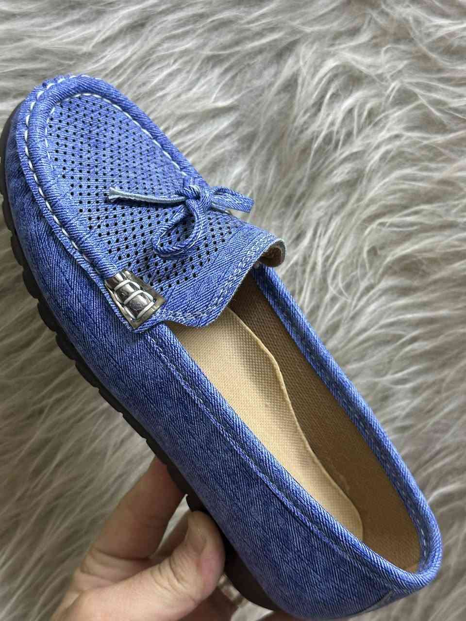 جملة فقط جملة فقط جملة فقط
لا يوجد مفرد لا يوجد مفرد
سعر الدرزن 39000 الف 
الدرزن لون واحد 12 قطعة
القياس 39-42
للتواصل واتساب ***********
