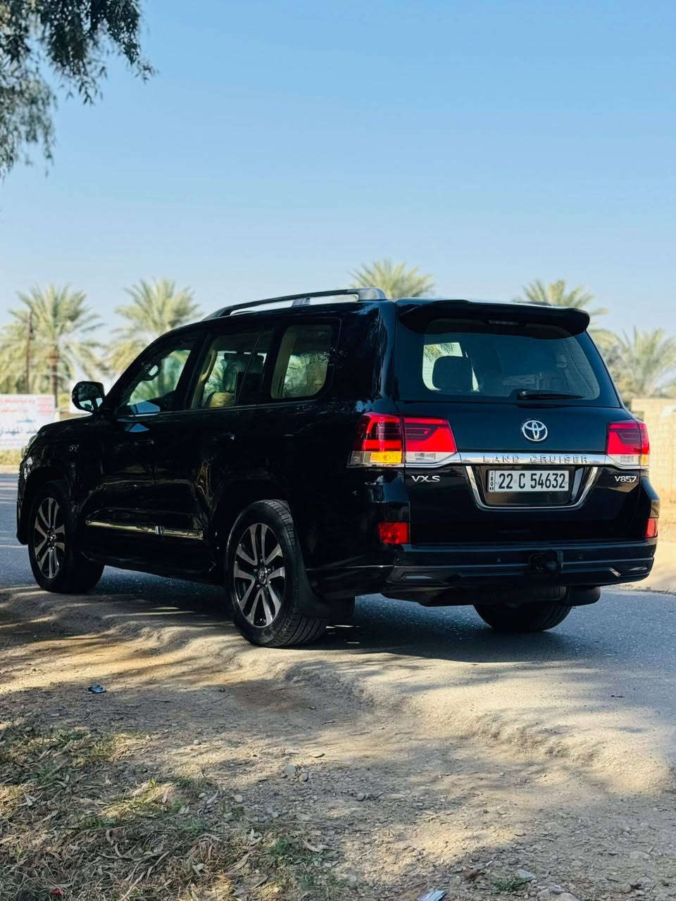 لاندكروز 2017
VXS   
اعلى فئه مواصفات لكزز  

رقم أربيل 
محرك 5700
ماشية 71الف حقيقي وع الفحص
كير اربع وضعيات للقياده 
نظام الخروج عن المسار 
نظام التنبيه قبل الاصطدام 
جنطه كهرباء 
باب الجنطه الصغير شفط
جكات
رادار امامي وخلفي
ويل 20 كروم
ستيرن ذاكره خزن 
كشن السايق ذاكره 
كشنات تدفئه تبريد
شاحن لاسلكي
تبريد خلفي لمس
ثلاجة
نظام الصوت JBL
خمس كامرات 360 درجه
ثلاث شاشات اصليات وكاله
تخم نيكل اصلي 
اشارة متحركة
خمس بصمات
تشغيل عن بعد 
لايت فول زنون 
لايت اوتو 
هوايه مواصفات
طبعا باقي الموصفات فتحه وجلد اصلي وحساسات وزراكات كله موجوده معروفه مواصفات الvxs

الشراي فقط يتصل على الرقم 
***********
السعر 510

العنوان  بغداد الصابيات قرب جسر الدوار مال مرور التاجي
