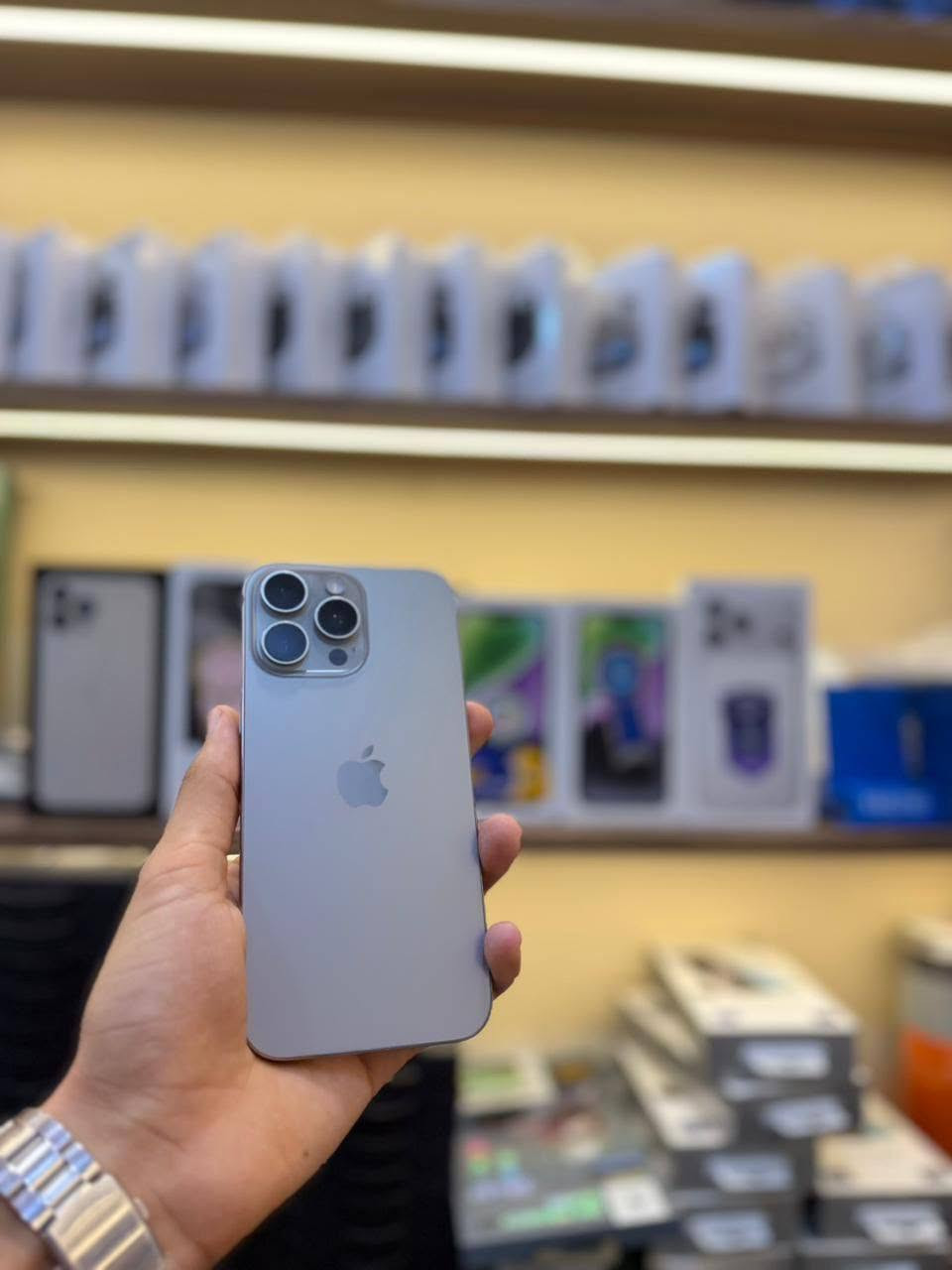 ZORO Center 👑📱
تبحث عن النظافة والضمان والسعر المناسب؟ متوفر عدنا حالياً:
✅ آيفون 16 برو ماكس
✅ آيفون 13 برو ماكس
✅ آيفون 13 عادي 
✅ آيفون ١٢ برو ماكس 
✅ آيفون 11 برو ماكس
وشنو تريد آيفون غيرهم؟ متوفر وبأنسب الأسعار المتوقعة! تفضلوا بزيارتنا في الرمادي - شارع السينما أو راسلونا مباشرة لمعرفة تفاصيل الأسعار والذاكرة المتوفرة
للاستفسار تواصل مع الرقم : ***********

