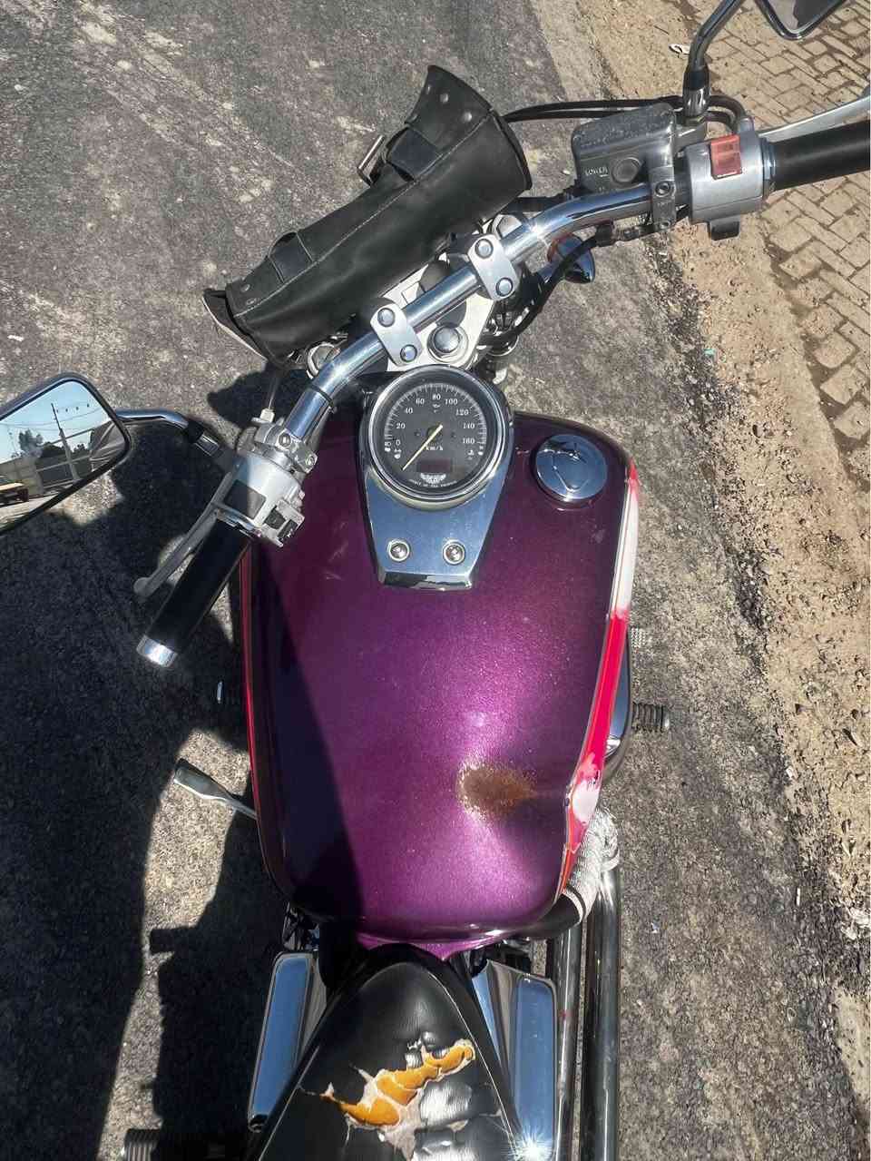 السلام عليكم للبيع هارلي شادو سلشر 2006 ماشية 13 الف يعني جديدة لوك مكفولة كفالة عامة عدا طعجة بالتانكي موضحة بالصورة السعر ب 16 ورقة مكاني بغداد الدورة *********** بغداد, العراق
