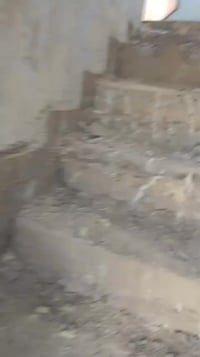 يوجد لدينا كادر تفليش البيوت وتگشير الجذران و قلع الراضي كافة أنواع ال...