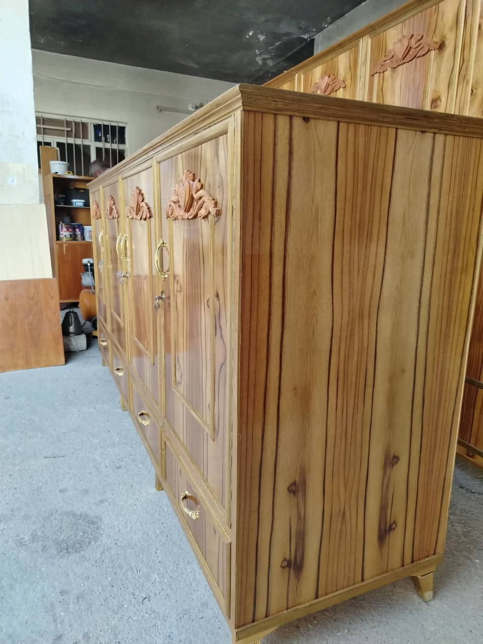 كنتور ناصي اربع أبواب مع جكمجة شغل جديد درجة أولى  شرط ضمان السعر 300الف للاستفسار***********
العنوان حسنكوي
