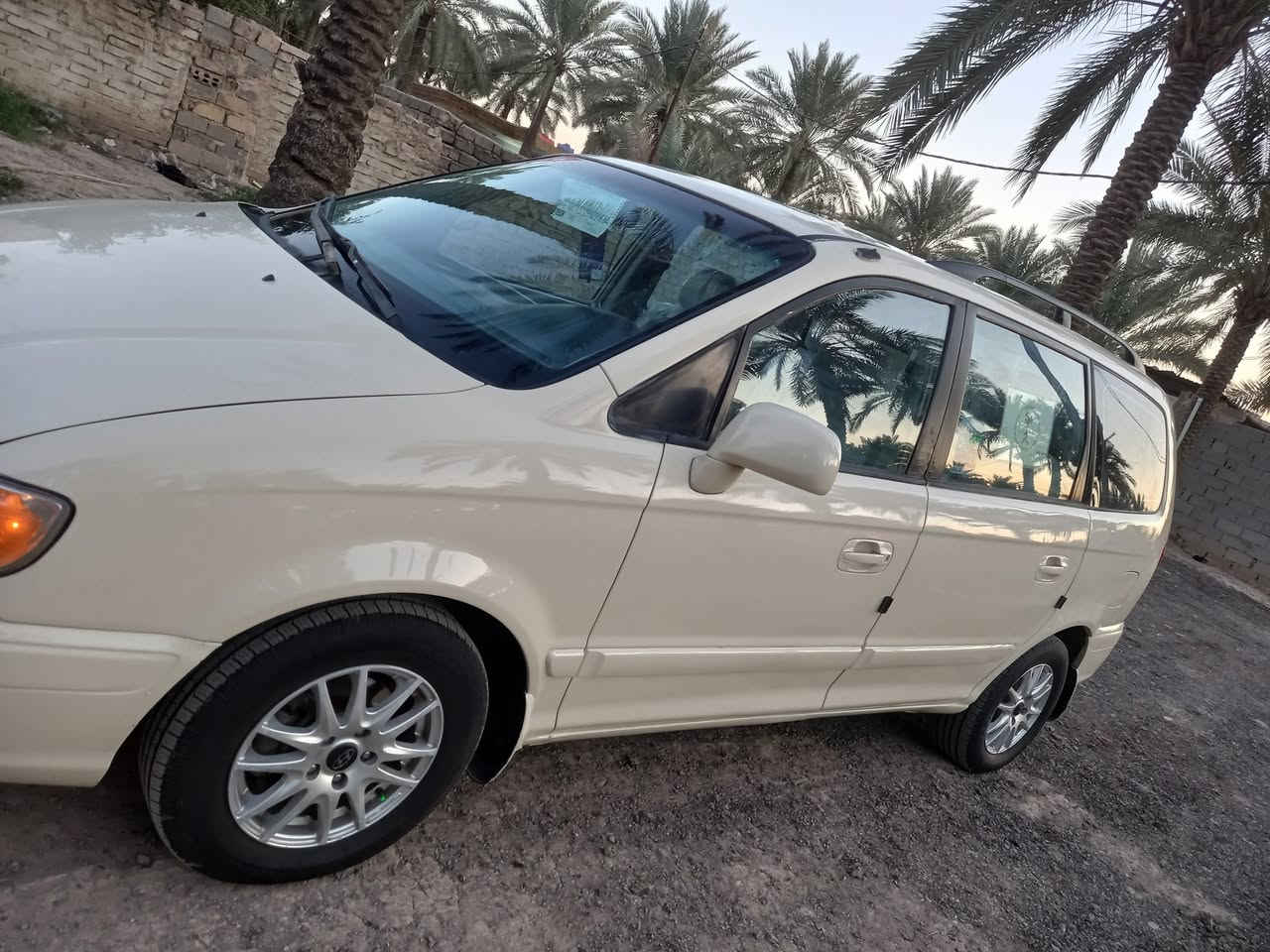 هونداي تراجيت خليجي بأسمي موديل ٢٠٠٦ سنويه لل ٢٨ 
مكفوله كفاله عامه من الحادث صبغ عام جماليه  
مكينه ٢٧٠٠ كير حداديه تبريد تخم تاير كله شرط
شاشه وكامره 
غرفتها جديده 
السعر ٧٣ وبيها مجال 
*********** بي واتساب 
مكاني بابل الحله المركز
