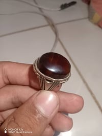 عندي هاذة المحبس البيع   رقم الموبايل؟ 07765429719