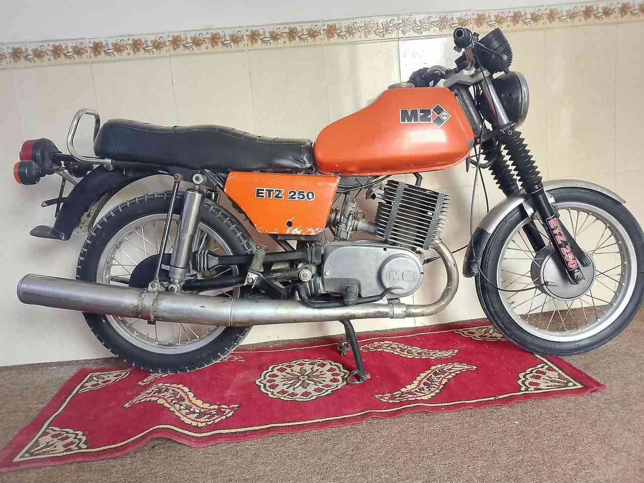 للبيع مكاني كربلاء السعر واحد وميه الدراجه بدون ***********
