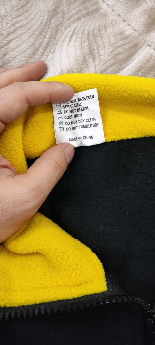 NATIONAL GEOGRAPHIC ✔️ ✔️ 
باله اوريجنال %100
نظافة %100 
L القياس  
60cm عرض الصدر 
70cm الطول 
يتوفر توصيل 6 الاف لجميع محافظات العراق 🚙


**إذا كنت صاحب هذا الإعلان وتريد حذفه لأي سبب، رجاءا أرسل رسالة إلى الدعم الفني**