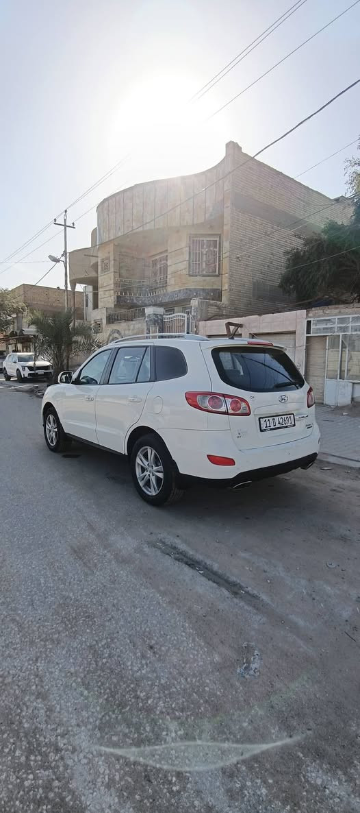 للبيع  هونداي سنتافي 2011 خليجي رقم بغداد دولي بسمي سنويه وهزه جديده سيارة كفالة 

مواصفات
فتحة بلقمارة
كامرا خلفيه
تحكم ستيرن
مكينه 3500
6سلندر
اشاره بلمري
7 راكب
3قطع تبريد

وباقي المواصفات المعروفه سيارة جديدة وجاهزة حدادة تبريد جديد تخم تاير گير ومكينه العنوان النجف الأشرف 
 السعر 155 
الاستفسار أكثر ***********
