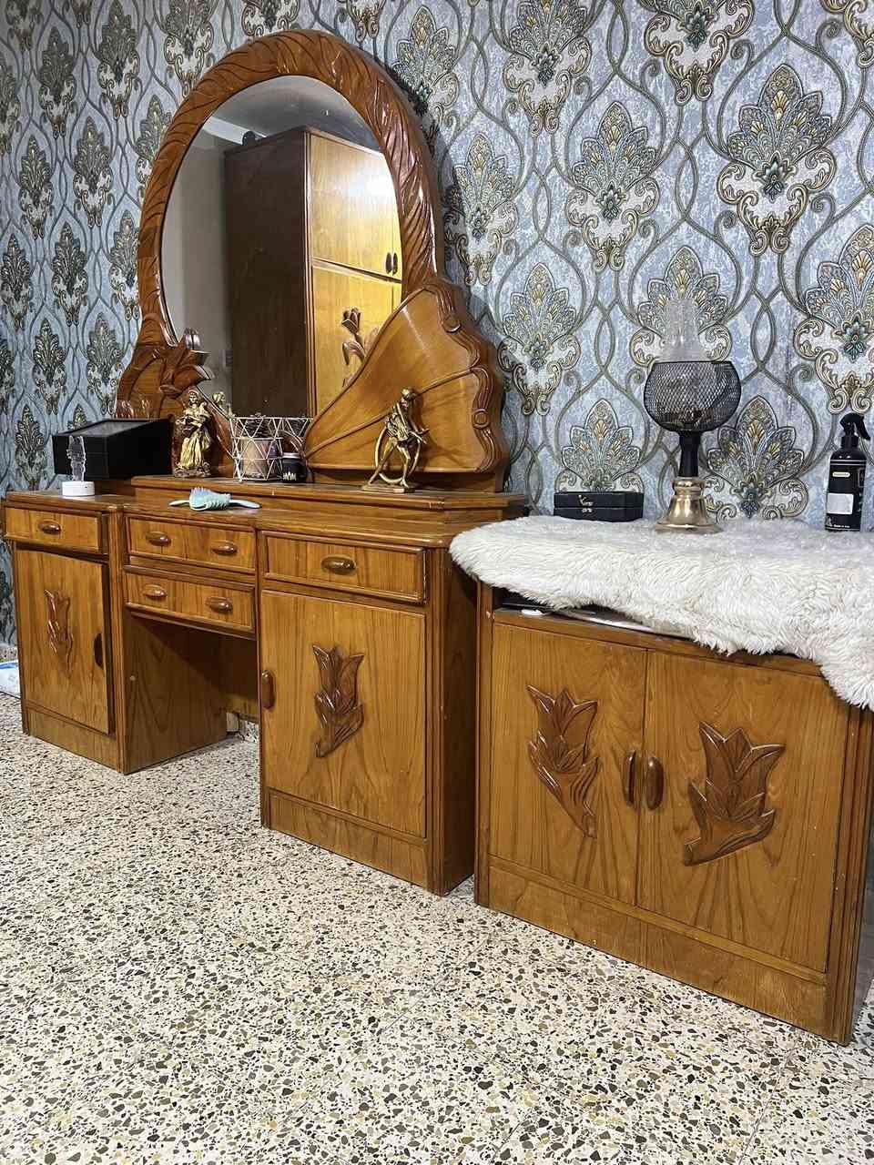 السلام عليكم غرفة صاج 6 بوب وملحق 
صاج خارج داخل بورمي موديل ام التفاحه تسكام مو سوكي استخدام قليل كلش نضيفه
مكاني الغزاليه 
السعر مليونين وبيهه مجال 
***********
