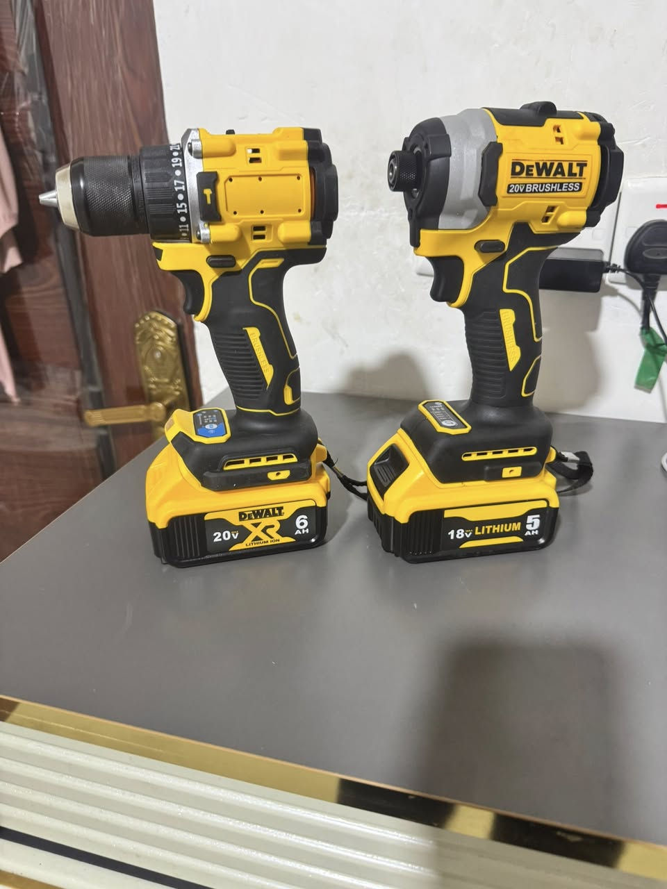 تحياتي للجميع 
دريل. امباكت. +دريل طوبه.    امزون.   معه شاحنه. 
السعر. ١٧٥ الف.


**إذا كنت صاحب هذا الإعلان وتريد حذفه لأي سبب، رجاءا أرسل رسالة إلى الدعم الفني**