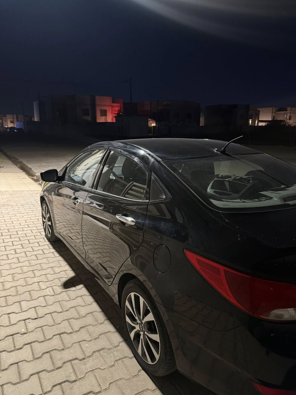 سلام عليكم اكسنت موديل 2017 
رقم مثنى  السياره حره مداور ثاني يوم 
مكاني نجف السياره تخبل الله شاهد 
كلشي مناقصها وسعرها حلو 
حادثها فقط بنيد ما مبدل مصبوغ  وبيها الدعاميه مبدله وبيها بارد شبر بلباب الخلفي فقط 
سعر 85 وبيها مجال حك جيه فقط 
***********
