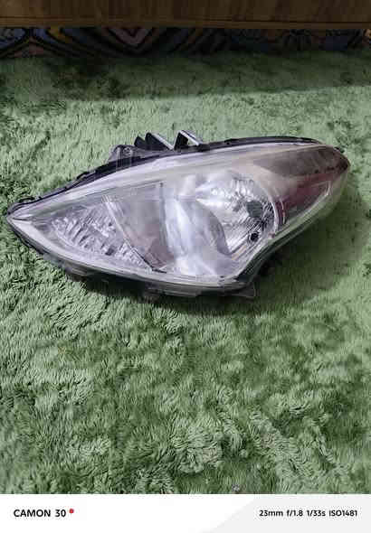 لايت نيسان سني من موديل 18 وفوك اصلي مال شركه الجهه الايسره مال سايق سعر 50 مكاني بغداد الغزاليه 
***********
