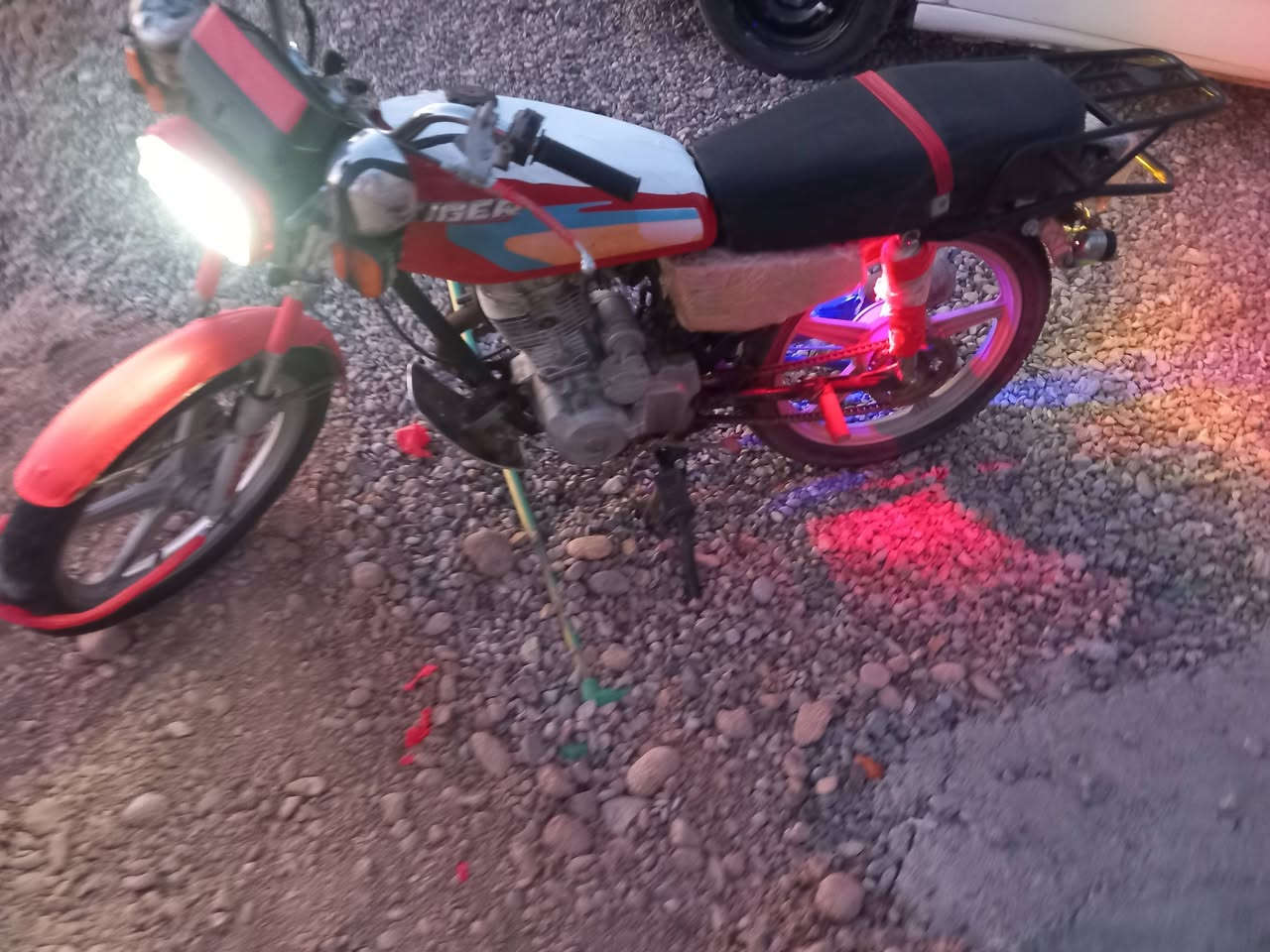 سلام عليكم دراجه البيع  فول ومكفول محركه خير من الله  كهرباءيات كامله شغاله نكرت سلف. سعر 330 وبيها مجال البكان شهربان الوجهيه  مكلف بل نشر رقم صاحبها ***********اوراق كامله
