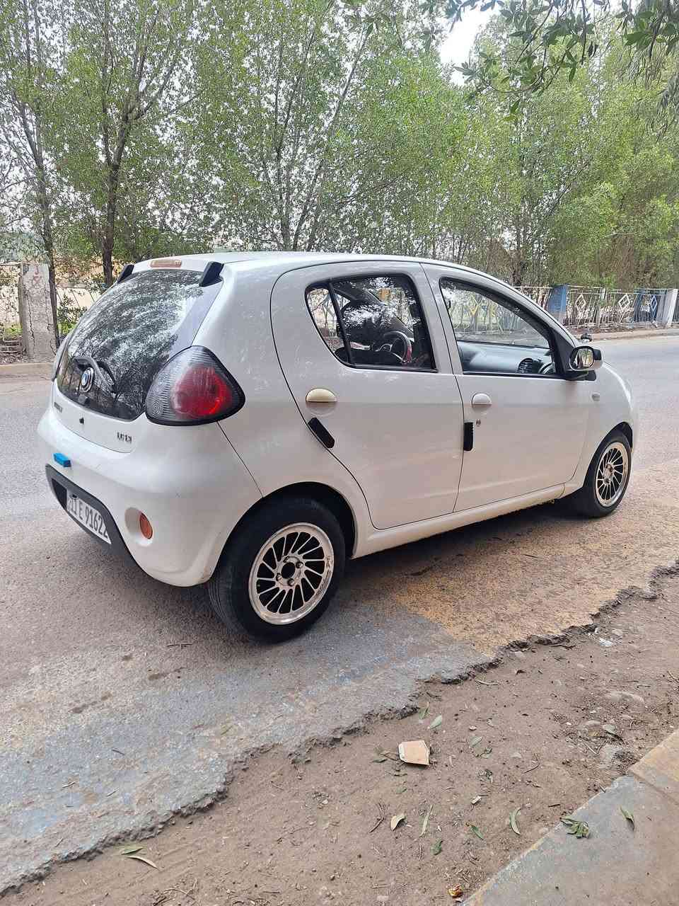 السلام عليكم  باندا 2013 نظيفه للبيع 
السياره بيه باب صبغ اثر شخطه الباقي مكفول  
محرك  وكير وتبريد مكفولات 
حداديه صدر نظيفه جدا 
السياره نظيفه ماشيه  90 
مواصفات شاشه بلي كار  كامره دواره  الخ ...
رقم بغداد الإنكليزي الجديد سنويه مجدده لل 2030
هزه جديده تحويل مباشر 
السعر 48 
***********
***********
الس
