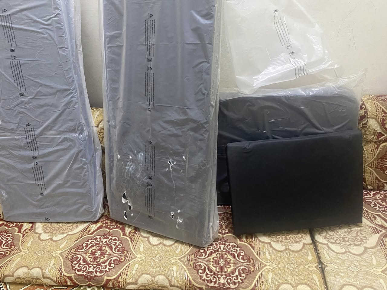 السلام عليكم كشنات بااجج للبيع بعدهن بجيس دوشمه عاليه حلوات لريدهن يتصل
***********
