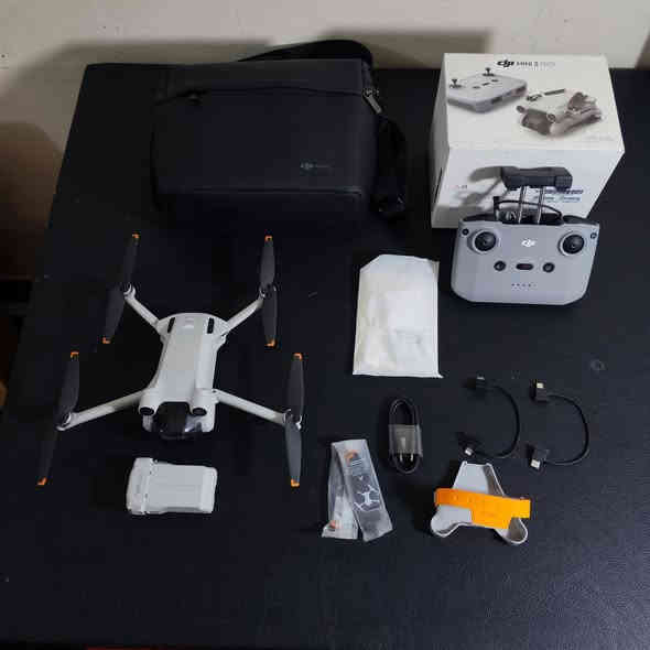 درون مني 3  برو
نضافة مثل ماموضحة، استخدام  شخصي للهواية مرات معدودة طايرة والله
السعر 950
مكاني ديالى الخالص  
تجيني  للبيت تفحص  وتاخذ 
***********
