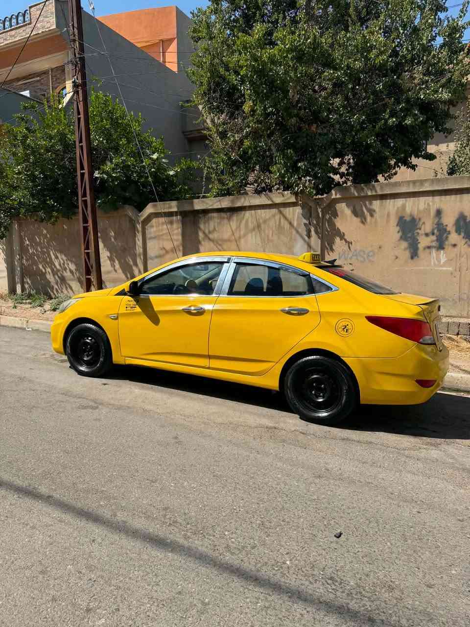 للبيع هونداي اكسنت 
موديل 2011
رقم نينوى شرط وكاله وتحويل
محرك كير وطخم كلو جديد
طخم تايرات جديد 
بطاريه جديده 
شاشه اندرويد وكار بلي شكل لاكزز
ما بيها ضربه السياره 
السياره جاهزه من كل النواحي
سعرها 95 
شراي اتصل
*********** موصل, نينوى
