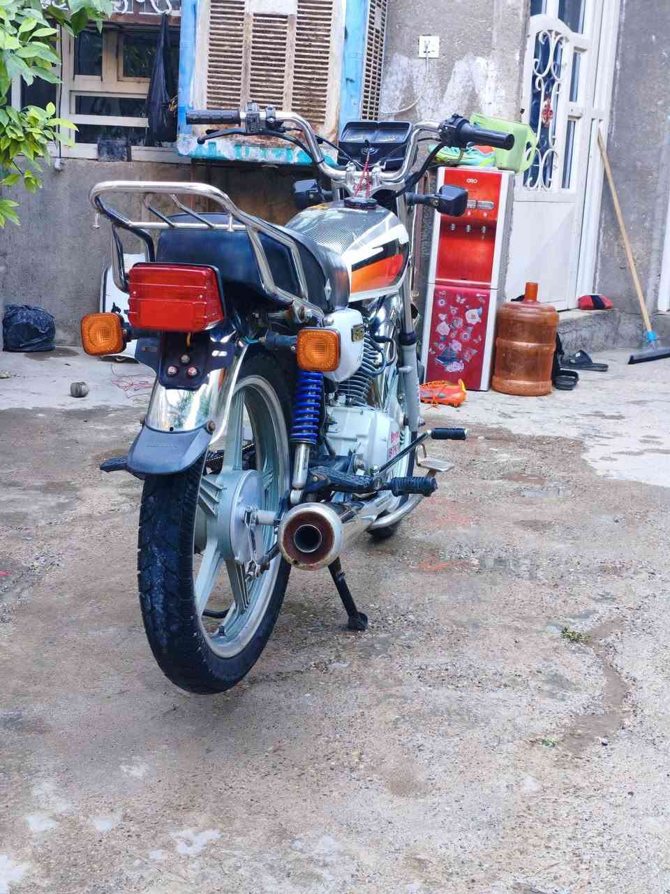 دراجه سيفان 21 للبيع سعر 350 بيه مجال بدون اوراق كهربائية كامله بيه خيط تبخير مكينه ما مفتوحه 
رقم ***********
