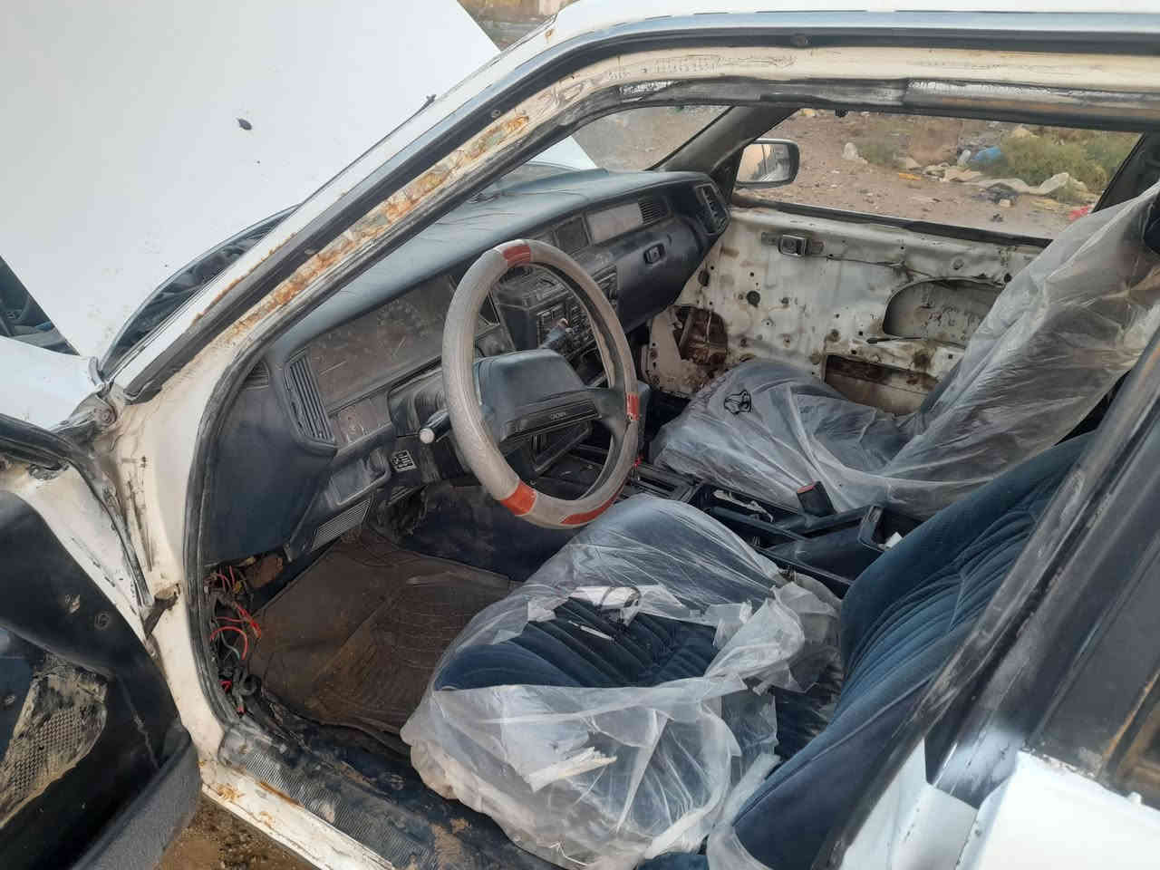 تفصيخ سيدان شتريد موجود كير مكينه كفالة ع الشغل 
العنوان واسط قضاء الحي 
هاتف ***********
