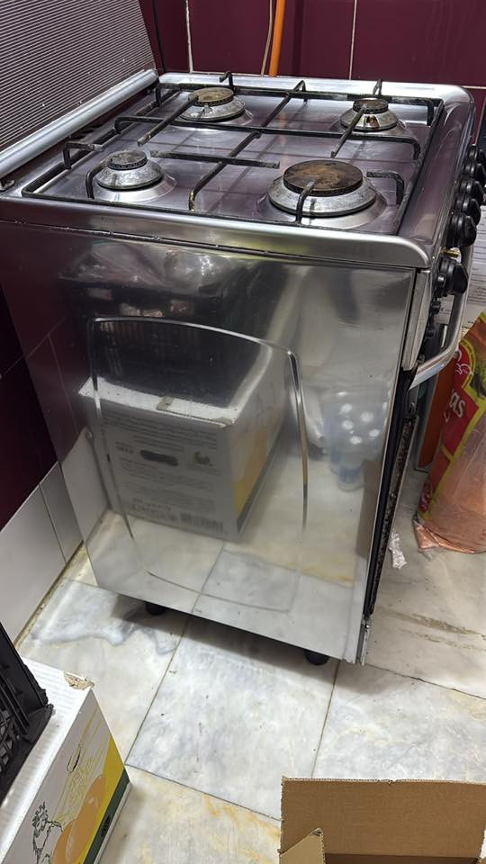 السلام عليكم عدي هذا طباخ  اربع عيون كلهن يشتغلن بااضافه للفرن هم يشتغل  فرن فوك وجوه يشتغلن
بميه الف وبيه مجال للشراي 
مكان. بغداد سبع ابكار

تواصل واتساب

‭٠٧٧٠ ٩٨٣ ٣٨٢١‬
