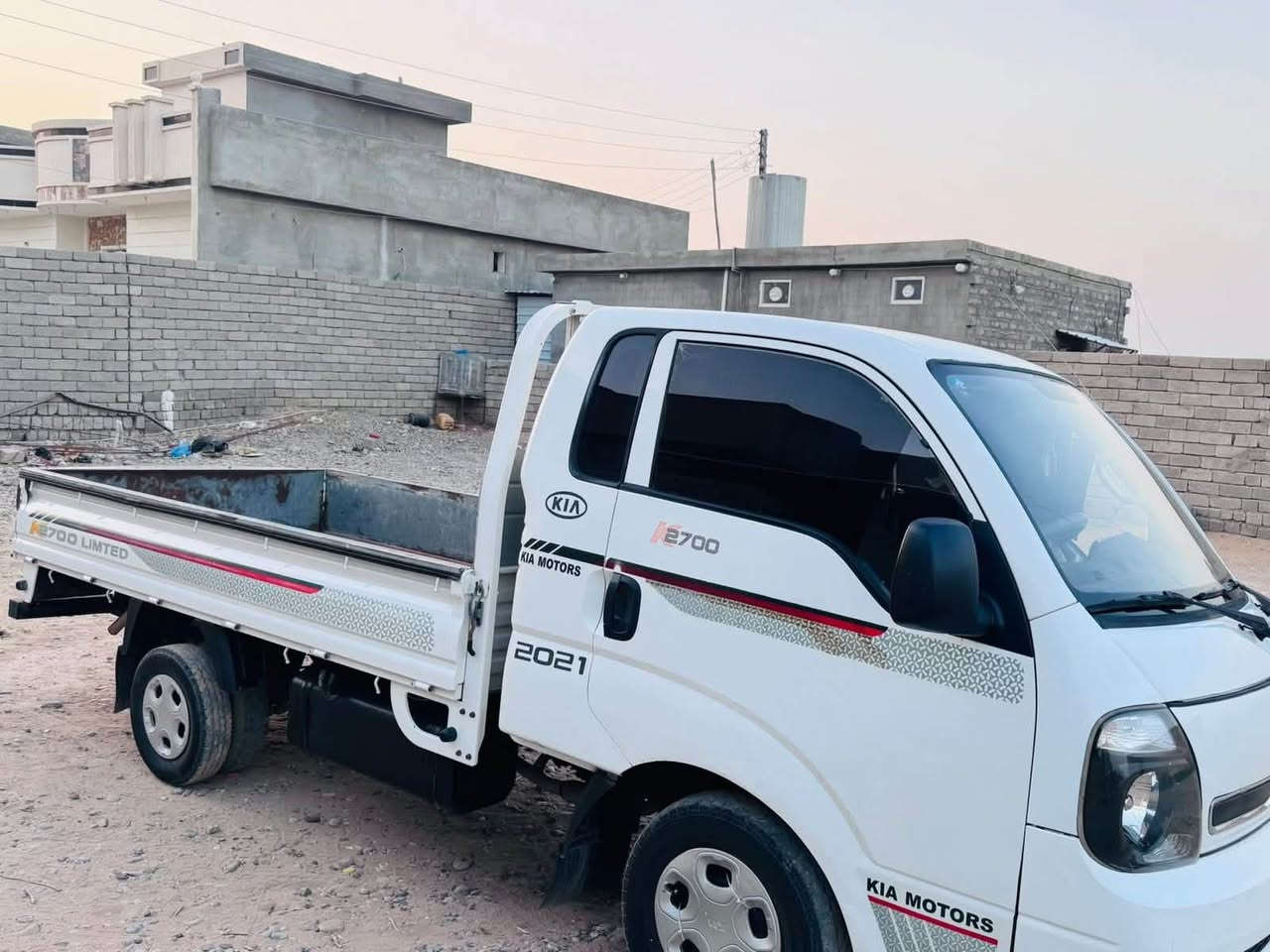 السلام عليكم كيا حمل للبيع رقم صلاح الدين كير محرك وشاصي شرط تبريد ثلج دوشمه جديده تايرات جدد شرط التحويل سنويه ل27 للاستفسار اتصل ع رقم 
***********
