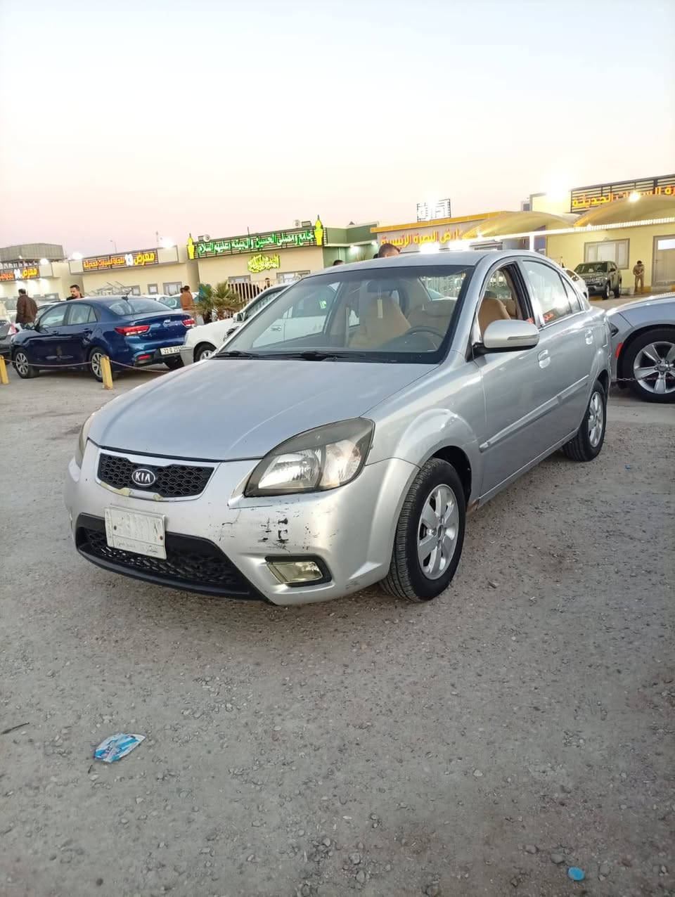 السلام عليكم
كيا ريو 2012 خليجي مكينه1.6 جديده 
كفاله بيها بس طخه بجاملغ  وجراد 
سعرها 82 وبيها مجال السنوية منتهيه ب23
(مكلف بلنشر)
***********
