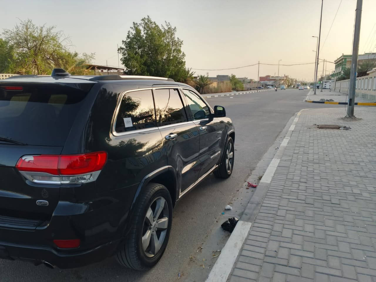 السلام عليكم ورحمة الله  وبركاته حاويه حاويه  ادوات ادوات فووول 
للبيع او مراوس 
 جيب لاريدو فئة اوفرلاند 
موديل 2017
المواصفات كندي
1_ سقف بانوراما 
2_بصمة وبصمت ابواب
3_ صندوق كهربائي 
4_تتفئة تبريد مقاعد تتفئة مقود 
5_مراياة جانبيات كهربائية + تتفئه 
6_نضام مفتاح ذكي 
7_ نضام وقوف طوارئ امي
8_ 8 وسادة هوائية 
9_ كاميرات 360
10_ المصابيح الأمامية ليد
11_ مصابيح زنون الأمامية
12_ مانع انزلاق
13_ نضام بدء تشغيل 
14_ حساس مطر 
15_ مقاعد جلد 
_ 4×4 
17_ ويل كب 20 
18_ مثبت سرعة 
السعر 80
مكان السيارة بصره  
 واتساب *********** فقط
