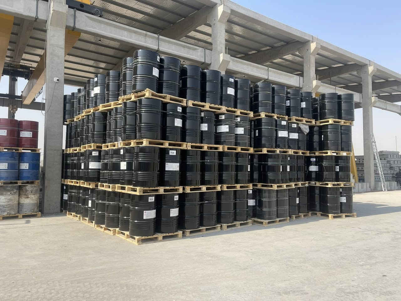 سلام عليكم 
متوفر حاويات ابيض واصفر وبراميل للبيع 
العنوان النجف قرب معمل سمنت الكوفة 
***********
