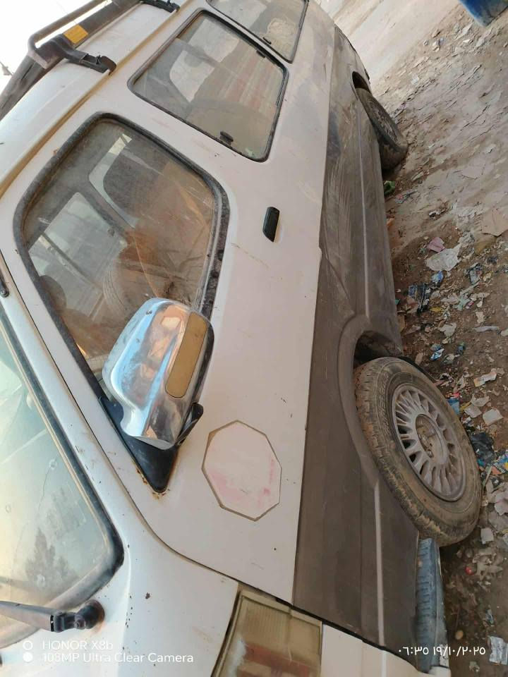 السياره بيها دخانه بيضا عند التشغيل 
للعلم سنويه صاقطه 
السعر 41   للتواصل *********** 
مكان بغداد بغداد, العراق
