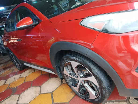 ...السلام عليكم
توسان موديل 18 فول مواصفات سياره 1/1
ورد مريكي الحادث جملغ بنبد بدون دوخل سونار موجود بل 
كير محرك تبريد مكينه كفاله عامه 
تخم تاير شواصي مكفولات بلادي 
دوخل نظيفه سياره حلو معنا الكمله بل 
فول مواصفات سياره 
1/1
رقم بغداد نكليزي سنويا جديد هزه جديد تحويل ثاني يوم 
سعار سياره 145بي مجال شي بسيط 
العنوان بغداد بلديات نتصل وتدلل 
***********
