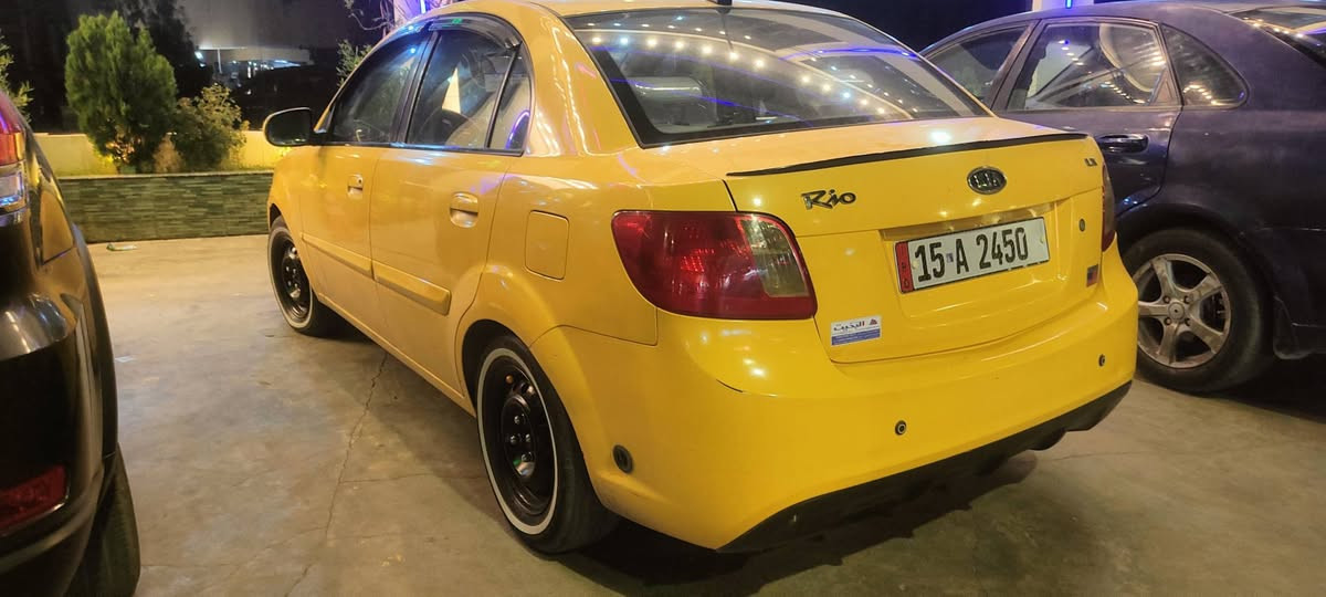 سلام عليكم للبيع كيا ريو امريكي منضومه غاز محرك 16 كير توماتيك موديل 2010 هيه وغرامات صفر رقم مصطره سنويه بسمي  كاربون بانزين بيها ضرر فقط جاملق المامي السعر (95) ***********
