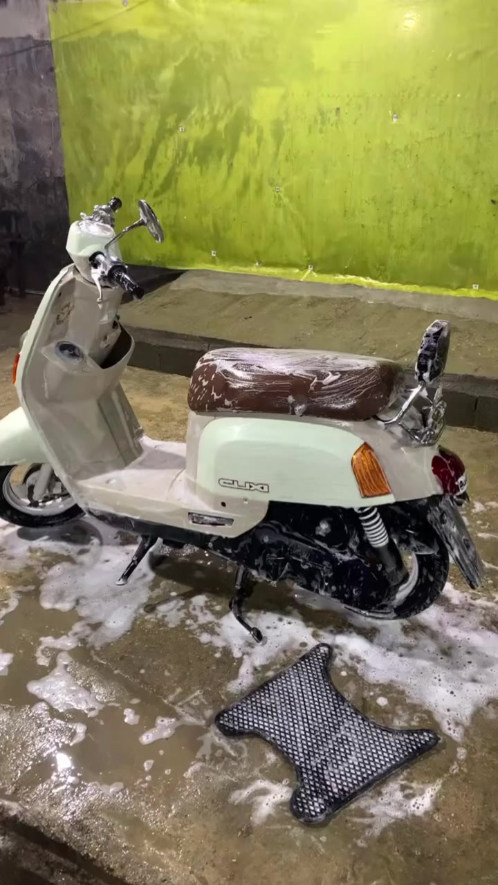 السلام عليكم حبايب دراجه جديده وبيه وصل وختم واحد شراي يخابرني***********
