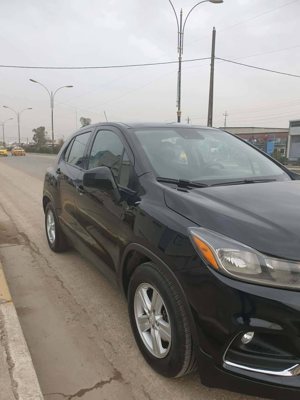 للبيع 
شوفرليت تراكس 2020 سعررر (125) بيها مجال 
ضرر جاملغ السايق مبدل و تعديل بارد يم الباب الكود مالتها موجود بل صوره حطه بل كوكل يطلع الضرر
محرك كير طخم شرط
مواصفات عاديه 
شاشه كبيره كامره دواره 
نضام ابل كار بلي 
تحكمات استيرن 
لايتات اوتو 
تحديد سرعه 
ويلكب طخم تايرات جديد 
سياره مسويلها ادامه كامله 
منضومة بانزين كلها مبدلها جديد 
دهن كير جديد دهن محرك جديد 
رقم اربيل جديد سنويه جديده شرط تحويل
مكاني موصل شراي اتصل 
***********
