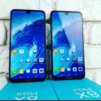 مع اكبر شاشه شاشات الموبايل  جهاز معروف مواصفاته بالاضافه الا صوت الست...