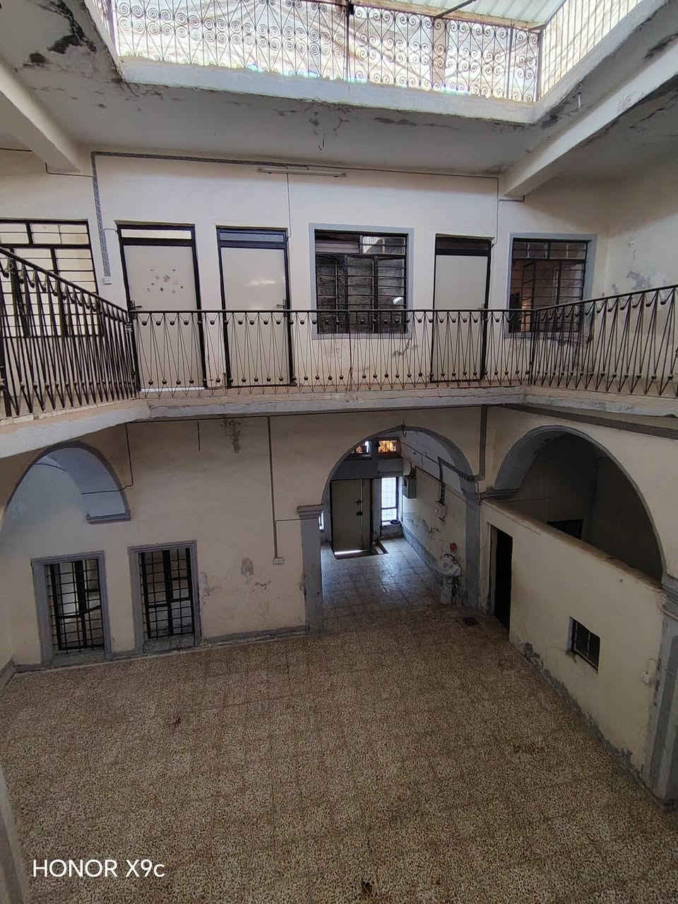 السلام عليكم
بيت للإيجار الجانب الأيمن منطقة المكاوي.
يبعد عن الشارع العام 100 متر يصلح مخزن او روضة
يتكون من طابقين 8 غرف وطبعا مطبخ وصحيات

ملاحظة تجاري فقط.

للاستفسار أكثر الاتصال على الأرقام
***********
***********
