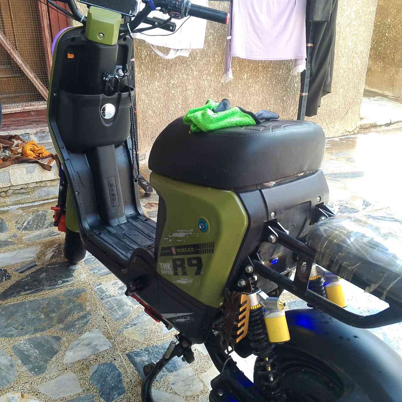 السلام عليكم عندي دراجه ار9لون زيتوني للبيع
بيهه نظام PوالRوبلوتوث والاناره وظوه عالي ناصي ودبل اشاره السعر 450بيهه مجال بسيط للشراي الرقم ***********مدواجد بس على الواتساب
