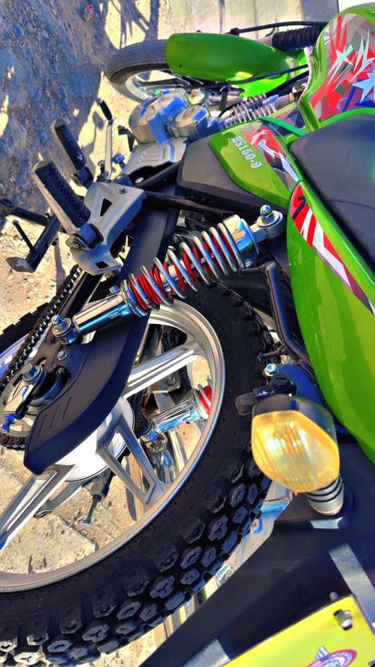 السلام عليكم دراجة هيوشا جديده بلاديه مامفتوح بيه شي ع وضع البلاد موديل ٢١ مكاني الفلوجة قرب كلية التمريض رقم التليفون *********** التواصل على الرقم فقط
