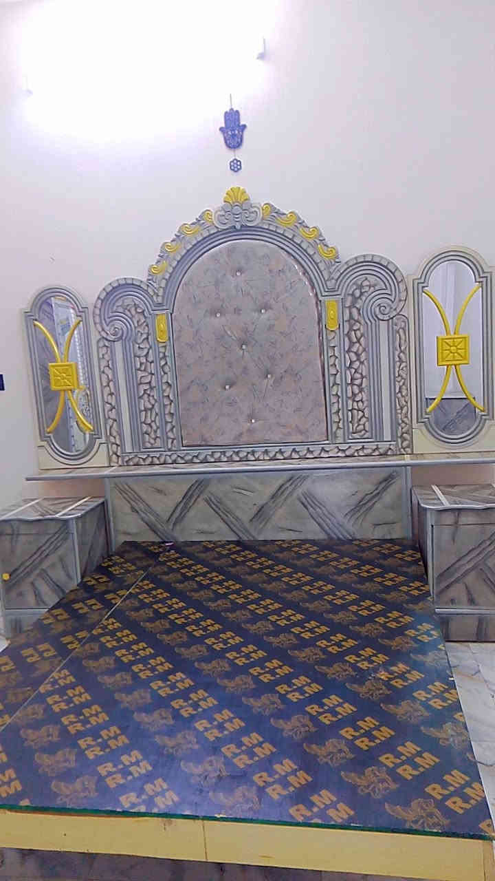 سلام عليكم غرفة اخشاب جديدة للبيع
بغداد العبيدي شارع عشرين 
رقم الهاتف /***********
رقم ثاني / ‏‪0773 211 6250‬‏

غرفة جديدة لگ ما مستعملة  بس كم يوم السعر 500 بيهة مجال شي قليل
