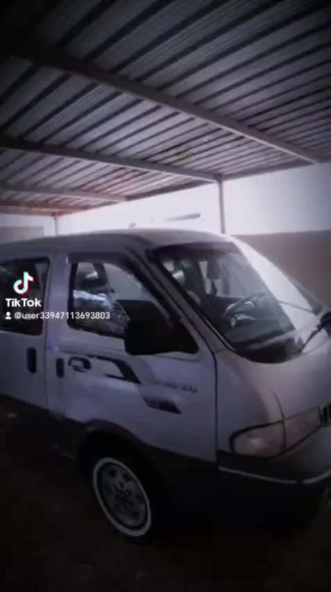 السلام عليكم كيا بريجو موديل 2002 اصل سياره بلاديه سياره نظيفه حلوه مكاني بصره رقم  مصفره اللي يريد يتصل على هذا الرقم مو يراسل واتساب ***********
