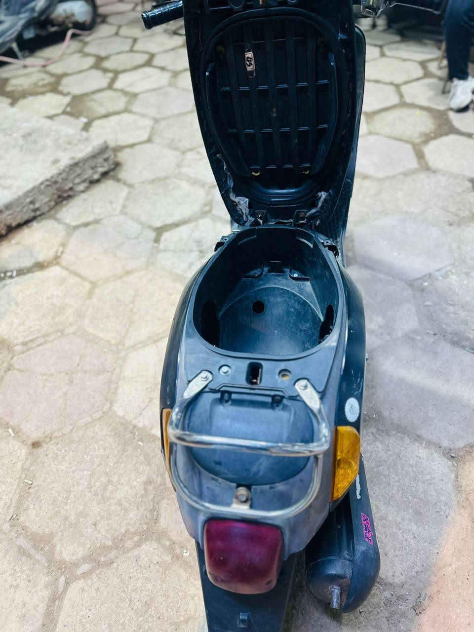 بوليسي للبيع ((ما مفتوحه ))ولا نقصه اي شي على الفحص دراجه اله تعوج السعر 850 رقم صاحب الدراجه ***********
