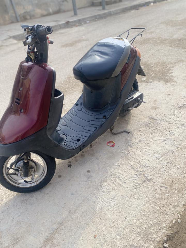 السلام عليكم 

دراجه بطه للبيع موديل 2000

كامله اي نقص مابيه شغاله سلف هندر 

 مامفتوح وشاصيه قطرت لحيم مابيه 

(ملاحضه) الوجه مالته موجود اني فاتحه سويت الشاير سعره 350
 
موجود خاص ورقم (*********** )مكاني كربلاء حي العامل
