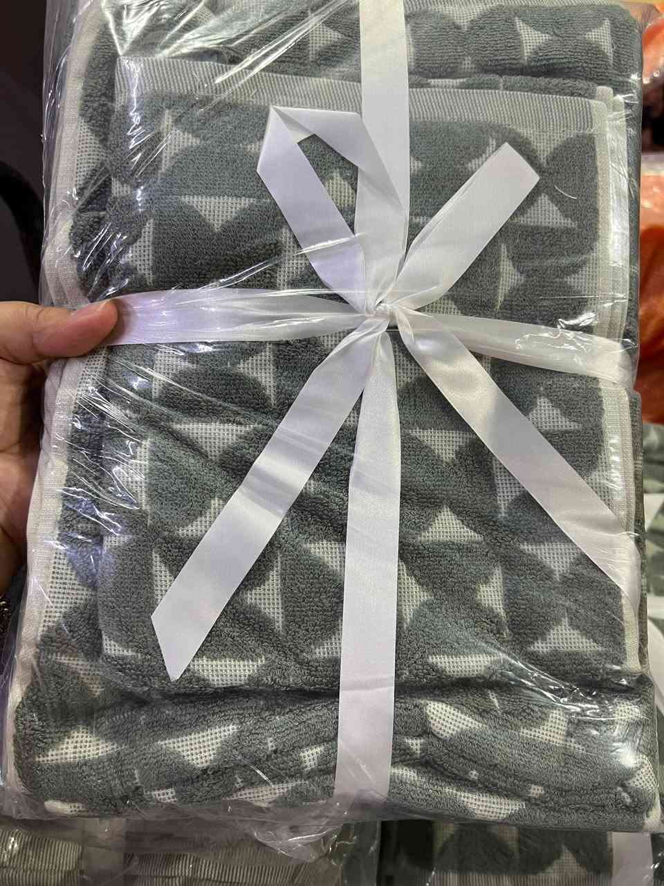 اوفر هذا سيت 
حسب طلب 
سعر سيت
 ١٥ الف
 🚨 لا يفوتكم هالسيت البنات! 🚨
إذا تحبين الجودة والفخامة، فهذا السيت راح يعجبج.💕💕  
✅ ألماني
 ✅ 3 قطع
 ✅ نعومة وجودة تخبل  عاليةوممتازه ✅ لون أنيق ومميز
🎁 هدية مثالية للعروس أو لأي مناسبة.
🏃‍♀️ أسرعي بالحجز قبل نفاد الكمية.
🤍


**إذا كنت صاحب هذا الإعلان وتريد حذفه لأي سبب، رجاءا أرسل رسالة إلى الدعم الفني**