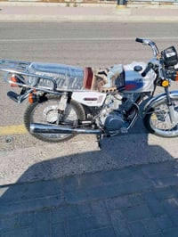 نامة  للبيع مديل 25 اوراق سكنر دراجة كفالة عامة السعر 650 بيها مجال قل...