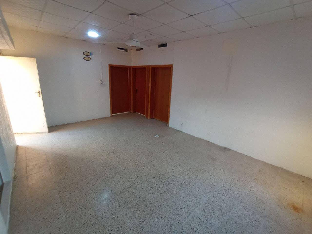 دار طــابــقين للــبـيـع 🏠
بناء قديم صالح للسكن 👍

حـي الـكفاءات الـثانية📍
قـرب جـامع الفردوس📍

الــمساحة 300 متر 📏
واجـهة الدار 15 متر 📏

اتجاه الدار غروب 🌅 
شــرط الـتحويـل 📃

الطابق الاول ☝️
يحتوي الدار على گراجين وحديقة 
+ اســتقبال + صــالـة + مـطـبخ 
+ صـحيات + غرفـتين نوم كـبيرة 

الطابق الثاني ✌️
ثـلاث غـرف نـوم + صـحيات
+ صالة + سطح ناصي وعالي

كافة الاسعار في قناة التليكرام

https://t.me/makteb_alsanabil/1215?single

عــندك عـــقار تريد تبـيعه ؟؟
للـترويج والاعـلان عن عـقارك
يــمكـنك مــراســلة الــصفـحـة 
او الاتــصال عـلى الارقــام 👇

***********
*********** 
***********

لــدينـا الــمزيـد مـن الـعـروض الـممـيـزة 👌
اذا كان لديكم اي اسـتفسار او اسـتشارة 🖐️
يـمـكنكـم مـراسلة الـصفحة بشكل فوري ✉️

#_مكتب_السنابل_للعقار
#_الموصل
#_حي_الحدباء
#_حي_الكفاءات_الثانية
