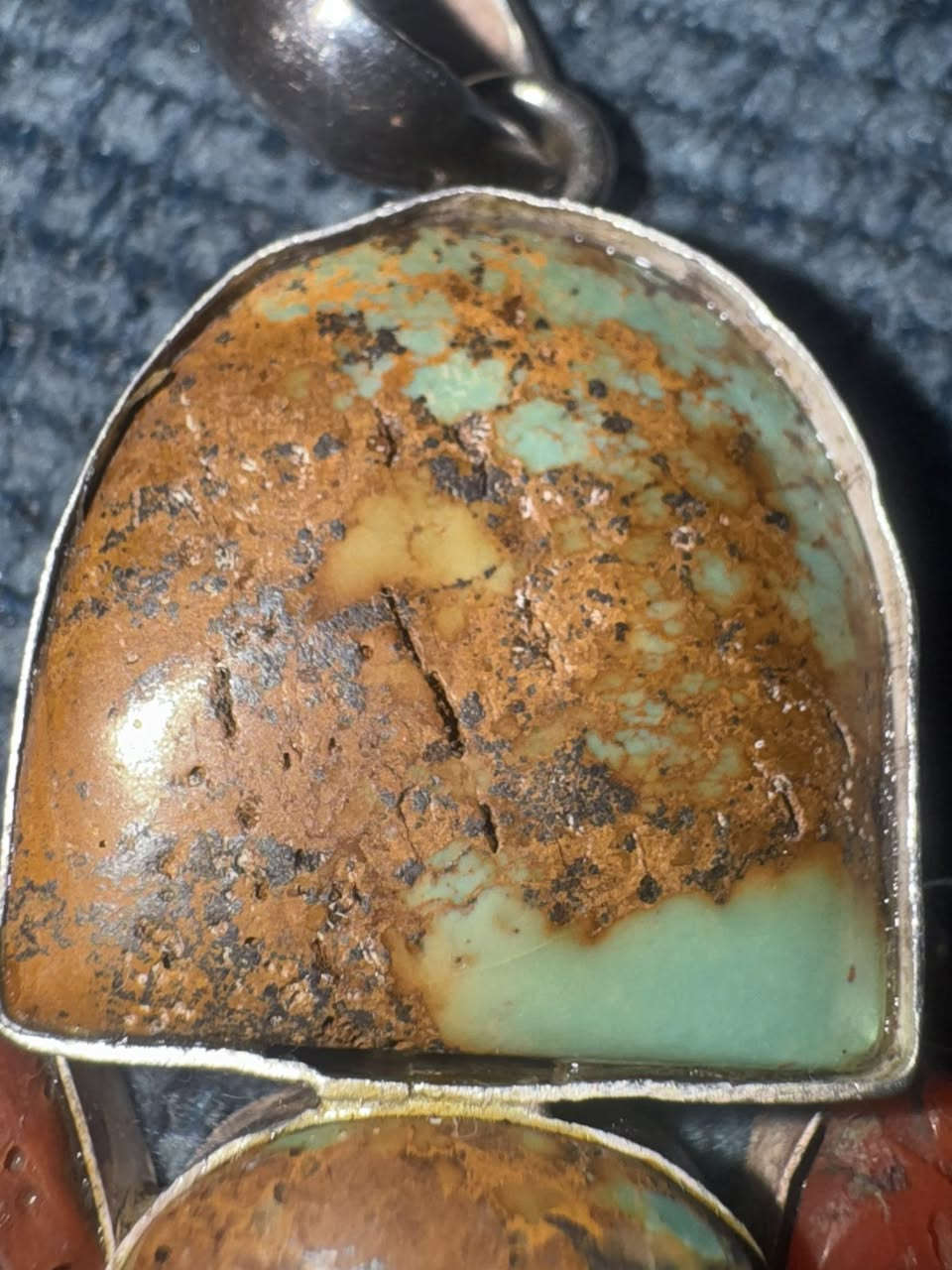 حجر فيروز مع مرجان احمر والفضة


**إذا كنت صاحب هذا الإعلان وتريد حذفه لأي سبب، رجاءا أرسل رسالة إلى الدعم الفني**