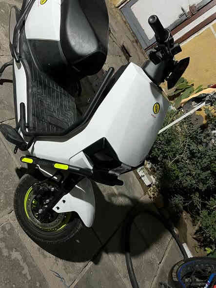 سلام عليكم دراجه شحن لبيع السعر 650 بيه مجال المكان السماوي الخضر ***********
