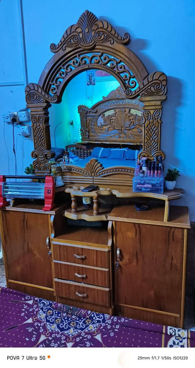 غرفه عراقيه نجاره مستخدمه سنه سعر مليون و200 مكان البصرة القرنة***********
