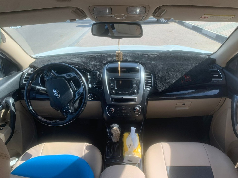 سلام عليكم ورحمة الله 
كيا سورنتو موديل 2015 
رقم دولي أربيل 
ستة سلندر 
مكفولة گیر ومحرك وبدي وحدادية وتايرات 
المواصفات موضحة بالصور 
السعر المطلوب 195 و بي مجال
للإتصال *********** ابو محمد
