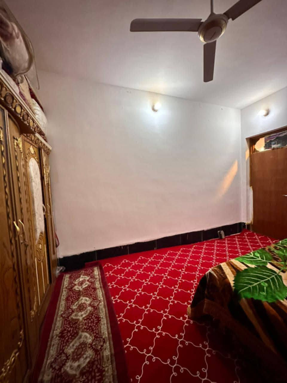 مكتب التساهل العقار   السعر 75 وبي مجال
🏡 دار350  متر 🔺طابو زراعي سند 25

      ‏‪***********
-_______
                       📍 موقع الدار  👇🏻

                    #النجف - #مقابل_قرية لغدير - 
—————————————————————
☎️  ⚫️  ☎️ ☎️‏‪***********
—————————————————————
التفاصيل غرفتين وستقبال حماماد داخليه وخارجيه 
مطبخ كراج صاله وبصفه حديقه 100متر 
🏗  البناء حديث والشغل درجة اولى مالت جناي 

🔹طابوق جمهوري نهروان والبناء كلة 9 انج 

🔹 صب مركزي كونكريت مسلح

🔹 سيراميك للمطبخ والصحيات

والكثير من التفاصيل التي يطول ذكرها 

 عدد 4
 منور عدد 2 
 عنوان لمكتب التساهل عامود282شارع صب
